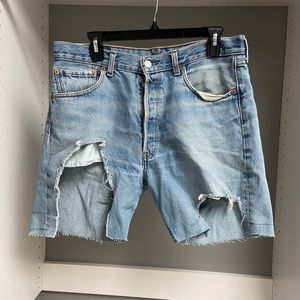 Levi’s Cut Off 501 Shorts